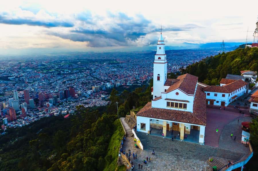 Bogotá City Tour with Monserrate, Gold and Botero Museums - A day in Bogotá that connects the dots (not just the stops)