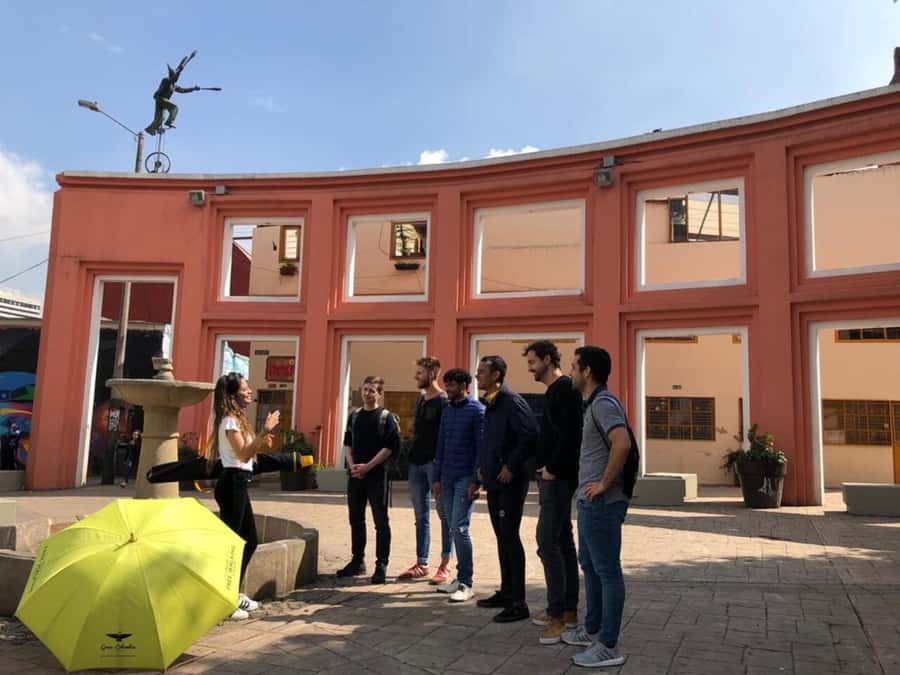 Bogotá: Guided La Candelaria Walking Tour - Gold Museum to Bolívar Square: Learning Colombia’s Complex Story
