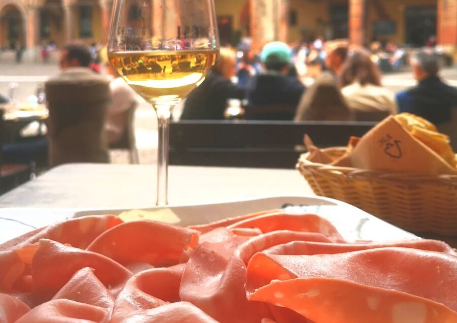 Bologna: City Center Guided Wine Walking Tour - How many wines you’ll taste (and what the range of options means)