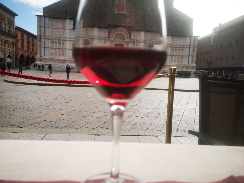 Bologna: City Center Guided Wine Walking Tour - The snack stop: longer tours and the oldest tavern element