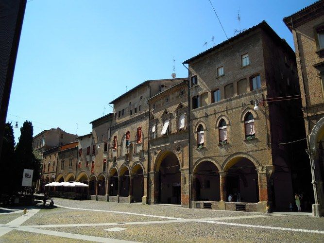 Bologna: Guided Walking Tour - Piazza Maggiore: your quick map of central Bologna