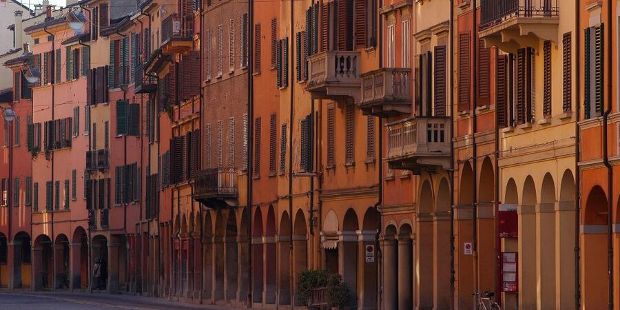 Bologna: Guided Walking Tour - Basilica of Saint Petronio: the longest sundial moment