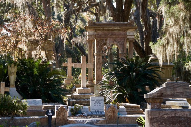 Bonaventure Cemetery Walking Tour with Transportation - Key Things You’ll Notice on This Bonaventure Tour