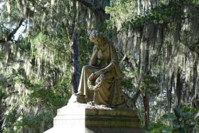 Bonaventure Cemetery Walking Tour with Transportation - Getting Picked Up in Downtown Savannah: Timing and Limits