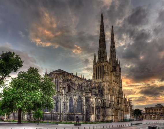 Bordeaux City - Private Guided Walking Tour with Local Sophia - Key things that make this tour worth it