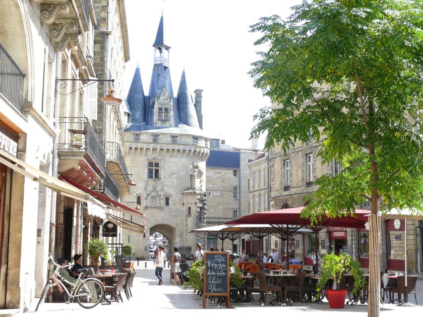 Bordeaux: Guided Walking Tour - Getting oriented at Cours du 30 Juillet