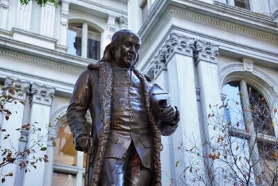 Boston Freedom Trail Walking Tour with Costumed Guide - Getting Oriented at Paul Revere Mall