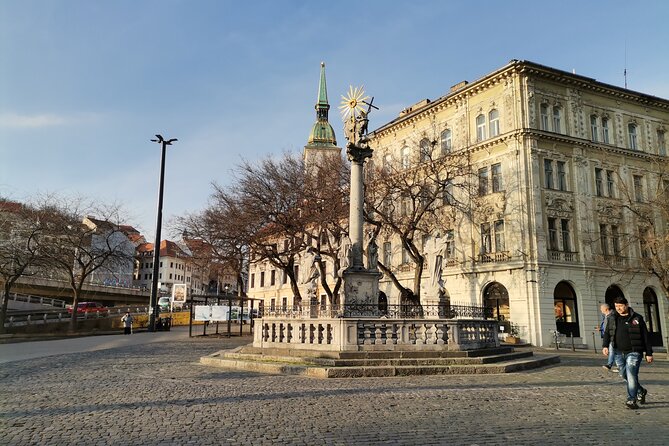 Bratislava City & Castle Walking Tour with Sebastian in English - Hlavné námestie (Main Square): the center that helps you navigate