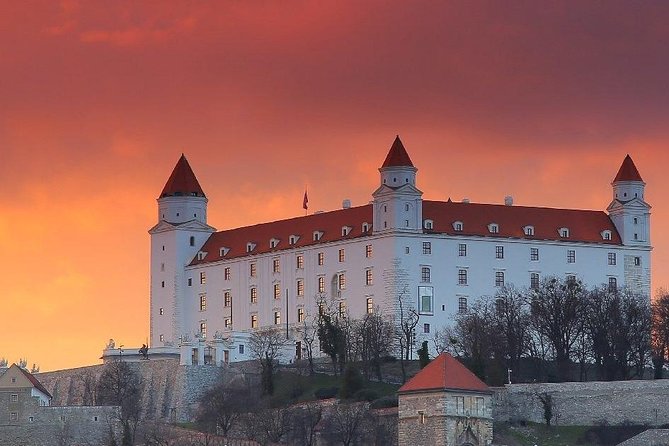Bratislava walk tour with bonuses and castle 3€ + Tip, kids free - Starting at Hurbanovo námestie: a simple plan that saves time
