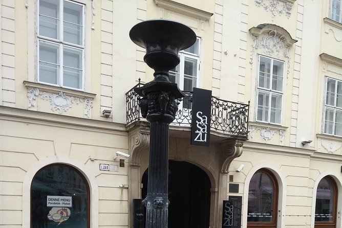 Bratislava walk tour with bonuses and castle 3€ + Tip, kids free - Timing, transport, and how to pack for a 2–3 hour walk