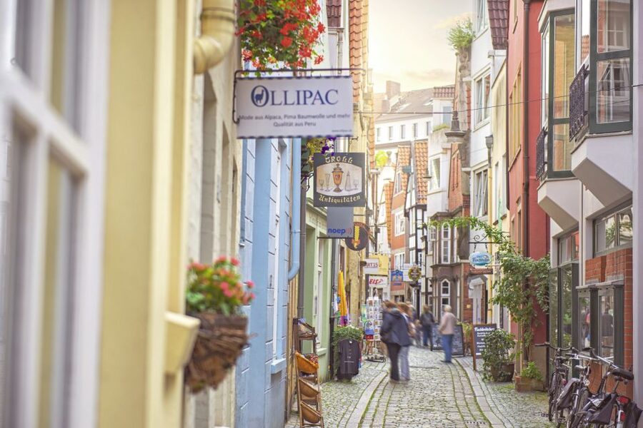 Bremen: City Center Guided Walking Tour - How the 2 km Walk Really Feels: Cobblestones and Timing