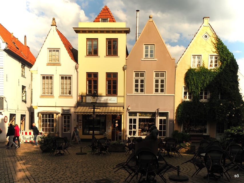 Bremen: Walking Tour of Historic Schnoor District - Goldsmiths, handicrafts, and why the shops fit the story