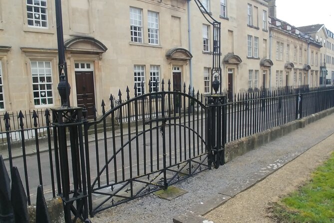Bridgerton Walking Tour of Filming Locations & Storylines - Bath - No Building Interiors: What That Means for Your Expectations