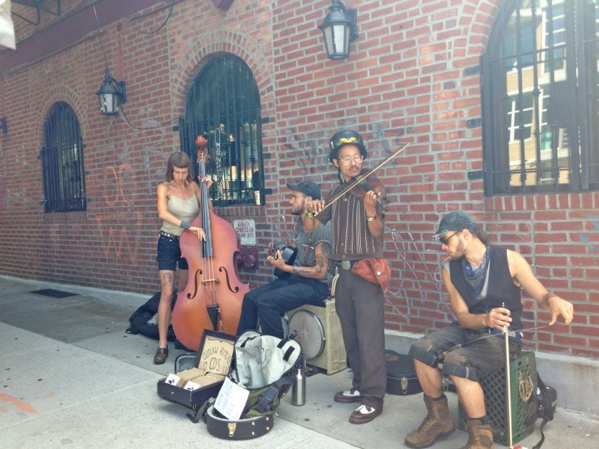 Brooklyn: 2-Hour Best of Brooklyn Walking Tour -Williamsburg - Two hours in Williamsburg: how the pacing fits a first visit
