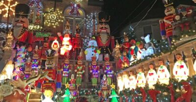 Brooklyn: Dyker Heights Christmas Walking Tour - Meeting at Gigi’s Bakery (4th Ave & 87th St): How to Start Without a Headache