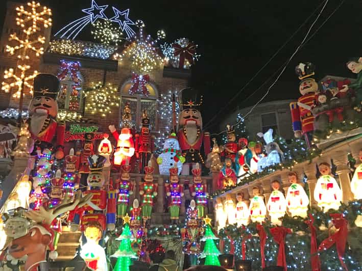 Brooklyn: Dyker Heights Christmas Walking Tour - The Unwritten Codes of Dyker Heights: How to Be a Good Light-Watcher