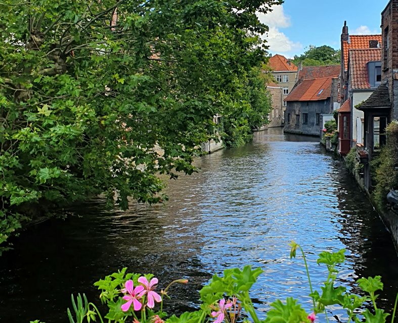 Bruges: Small Group Boat Cruise and Guided Walking Tour - Bonifacius Bridge: The Romantic Photo Moment That Still Has Context