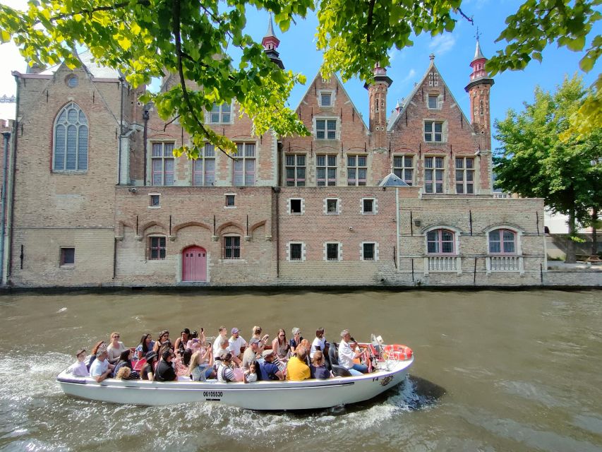 Bruges: Small Group Boat Cruise and Guided Walking Tour - The Canal Cruise: Where the Swans and Bridges Steal the Show