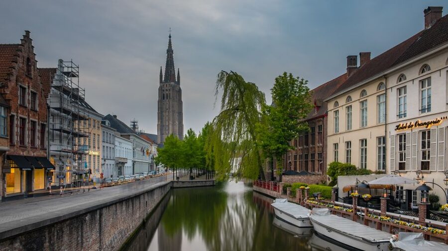 Bruges: Walking Tour, Canal Boat Trip w/Beer Tasting Option - Begijnhof to Basilica: How the Stops Teach You to See Bruges
