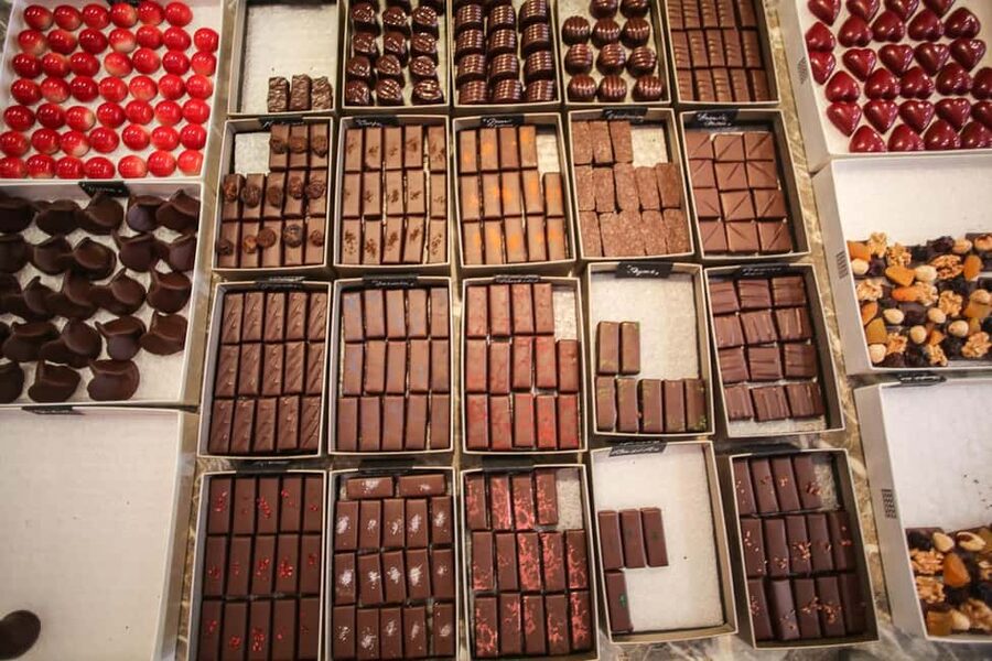Brussels: Chocolate Appreciation and Tasting Walking Tour - Saint Catherine’s Direction: Ending with City Momentum