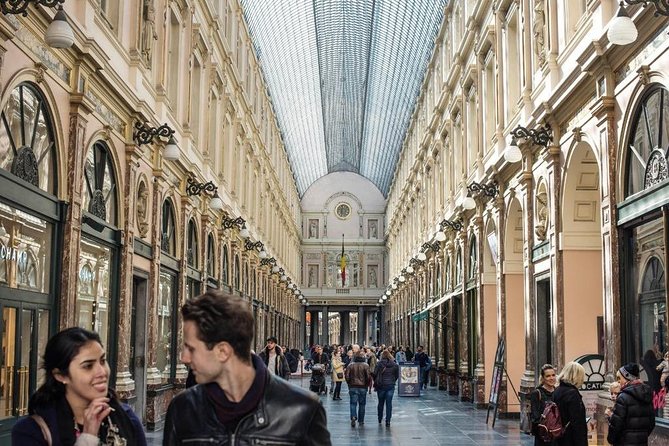 Brussels: Historical Walking Tour with Chocolate & Waffle Tasting - Place Royale to Mont des Arts: A Paris/Vienna Mood and a View Reward