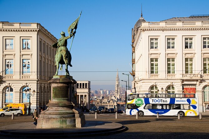 Brussels Tootbus Discovery Hop On Hop Off Bus and walking tours - Seating, speed, and the driver experience
