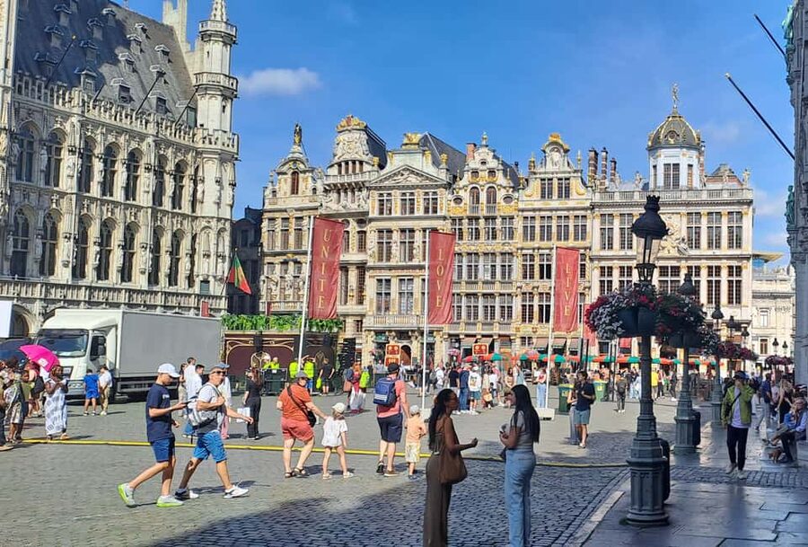 Brussels: Walking Tour with Belgian Lunch, Chocolate, & Beer - Small details that make the day smoother
