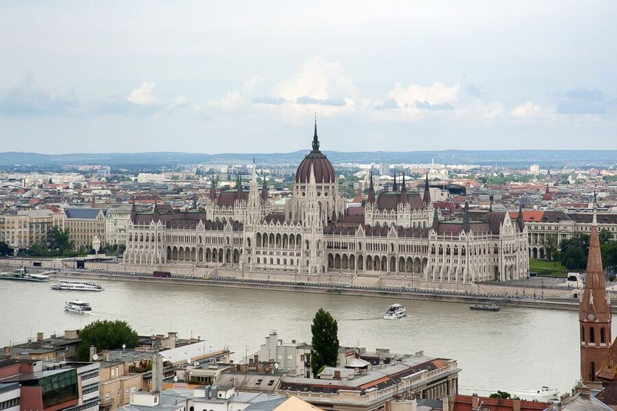 Budapest 3-Hour Walking Tour in Italian - St. Stephen’s Basilica: the landmark that sets the tone