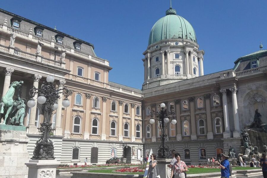 Budapest: Buda Castle District Walking Tour - What the Tour Actually Feels Like: Pace, Size, and Guide Style