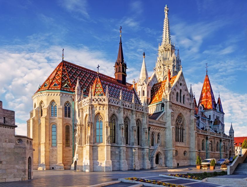 Budapest: Buda Walking Tour - Red-tiled houses and hidden alleyways: why the side streets matter