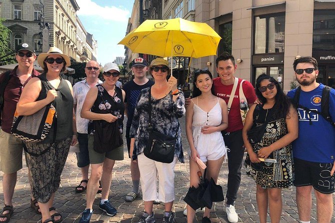 Budapest Historical Sightseeing - Free Walking Tour - St. Stephen’s Basilica outside: the king behind the name