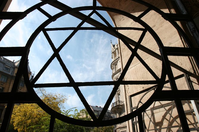 Budapest Jewish Heritage Memorial Walking Tour & Synagogue Entry - Jewish Quarter and Heroes’ Temple: how the walk broadens