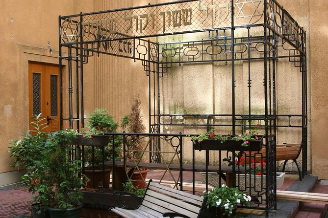 Budapest Jewish Heritage Memorial Walking Tour & Synagogue Entry - Price and value: why $83.44 can make sense