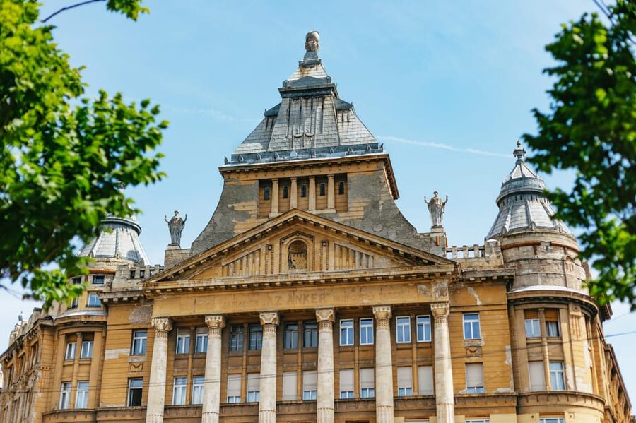 Budapest: Jewish History Guided Walking Tour with Historian - Synagogue exteriors you can read like architecture