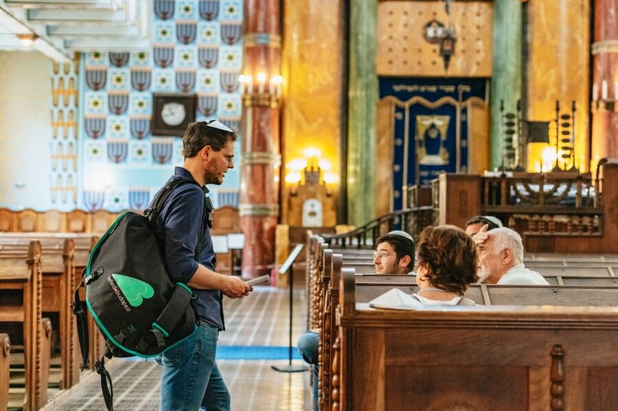 Budapest: Jewish History Guided Walking Tour with Historian - Coffee and Flódni: the dessert stop that feels cultural, not random