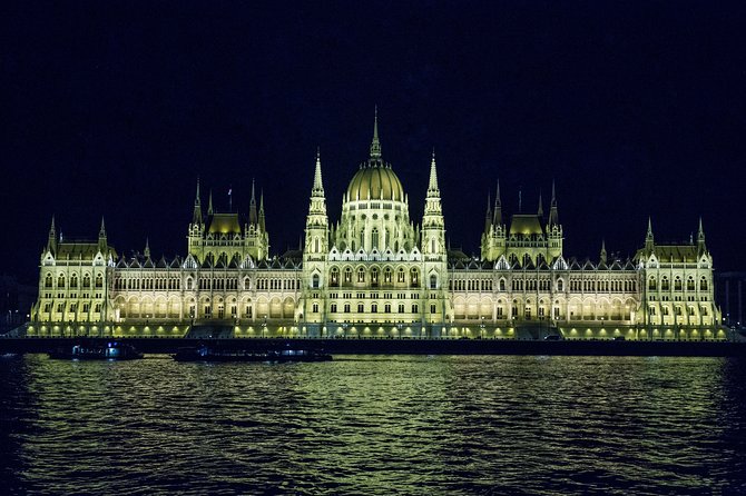 Budapest Night Walking Tour with Danube River Cruise - Why a night walk beats a daytime checklist
