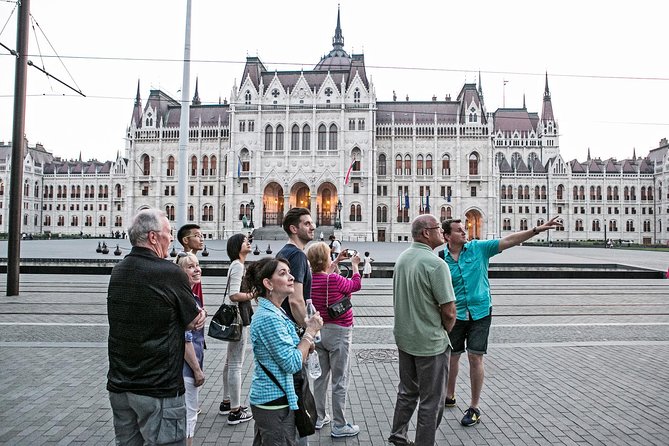 Budapest Night Walking Tour with Danube River Cruise - Little Princess Statue finish: why ending here feels smart