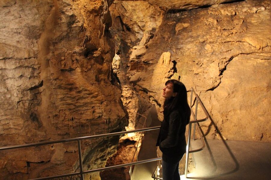 Budapest: Semlő-hegyi & Pál-völgyi Caves Guided Walking Tour - Pál-völgyi Cave: the longer system, the bigger effort