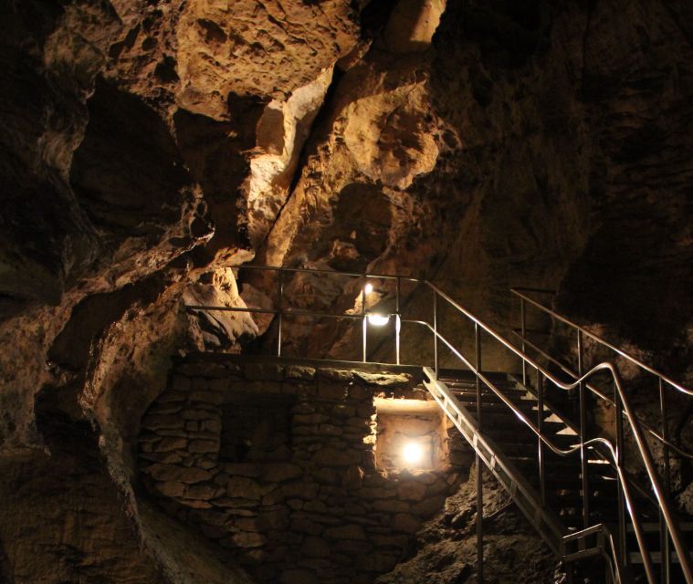 Budapest: Semlő-hegyi & Pál-völgyi Caves Guided Walking Tour - Getting to the Szemlő-hegyi meeting point (and why you’ll be glad you did)