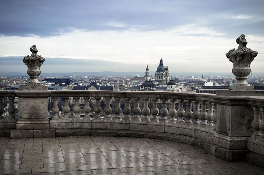 Budapest: Walking Tour in German - Crossing the Danube by Public Transport: Efficient, Not Random