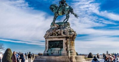 Budapest: Walking Tour in German - Pest Highlights: Leopoldstadt, the Chain Bridge, and Parliament Area Views