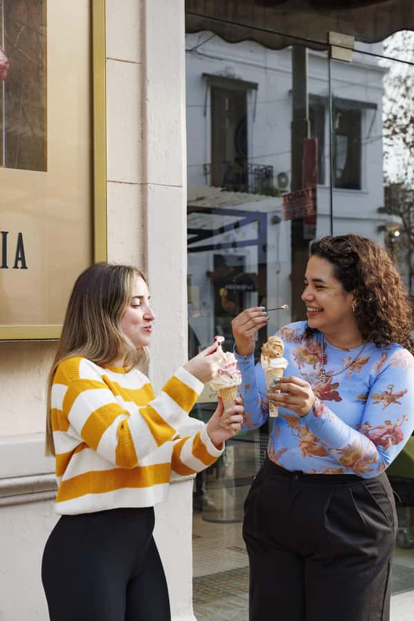 Buenos Aires: Local Foodie Adventure with Sherpa Food Tours - Stop 1: the hole-in-the-wall deli where empanadas set the tone