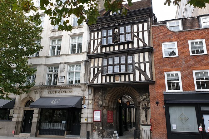 Burnings, Butchery & Black Death: A Walking Tour of London's Bloody Past - Cloth Fair and the William Wallace memorial: London’s stories in side streets