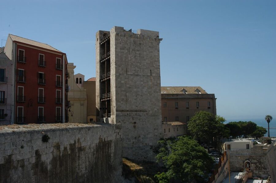 Cagliari: Walking Tour of the Old City - What you’ll see in Castello: towers, palace, and the cathedral stop