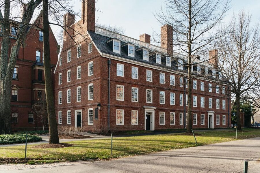 Cambridge: Harvard University Student-Guided Walking Tour - Price, pacing, and how to plan your day around the tour