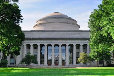 Cambridge, Massachusetts: MIT and Harvard Walking Tour - MIT on Foot: From Media Lab Science to the Dome Photo