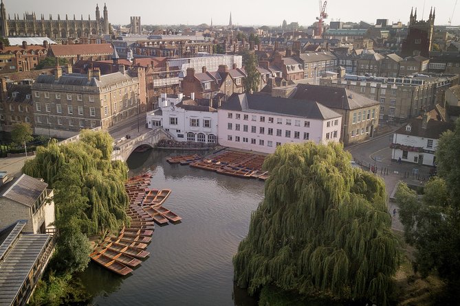Cambridge University Walking Tour by Alumni™ Kings College Option - The Backs to Trinity: River Cam views and King Henrys