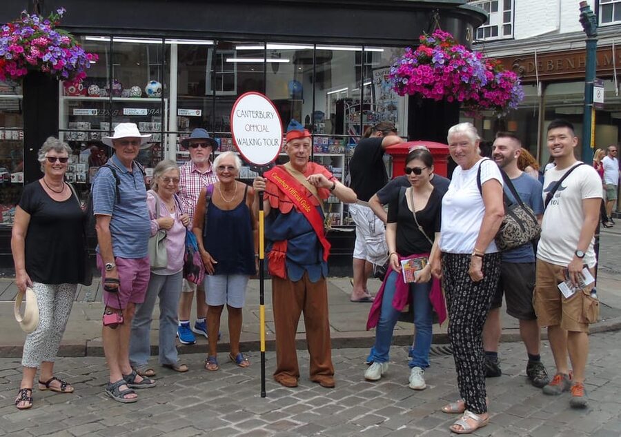 Canterbury: Walking Tour with Green Badge Guide - Pace, comfort, and the small rules that shape your day