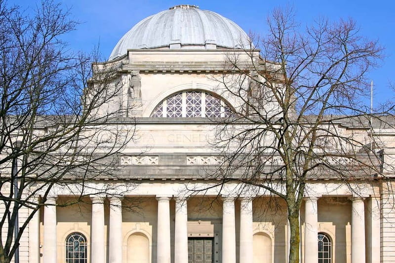 Cardiff: Doctor Who City Walking Tour - Guides make the difference: funny stories, exact angles, and real behind-the-scenes energy