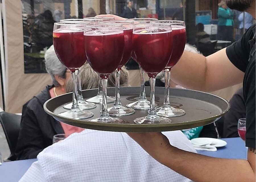 Cartagena: Guided Walking Tour with Tapas and Drinks - Key highlights at a glance